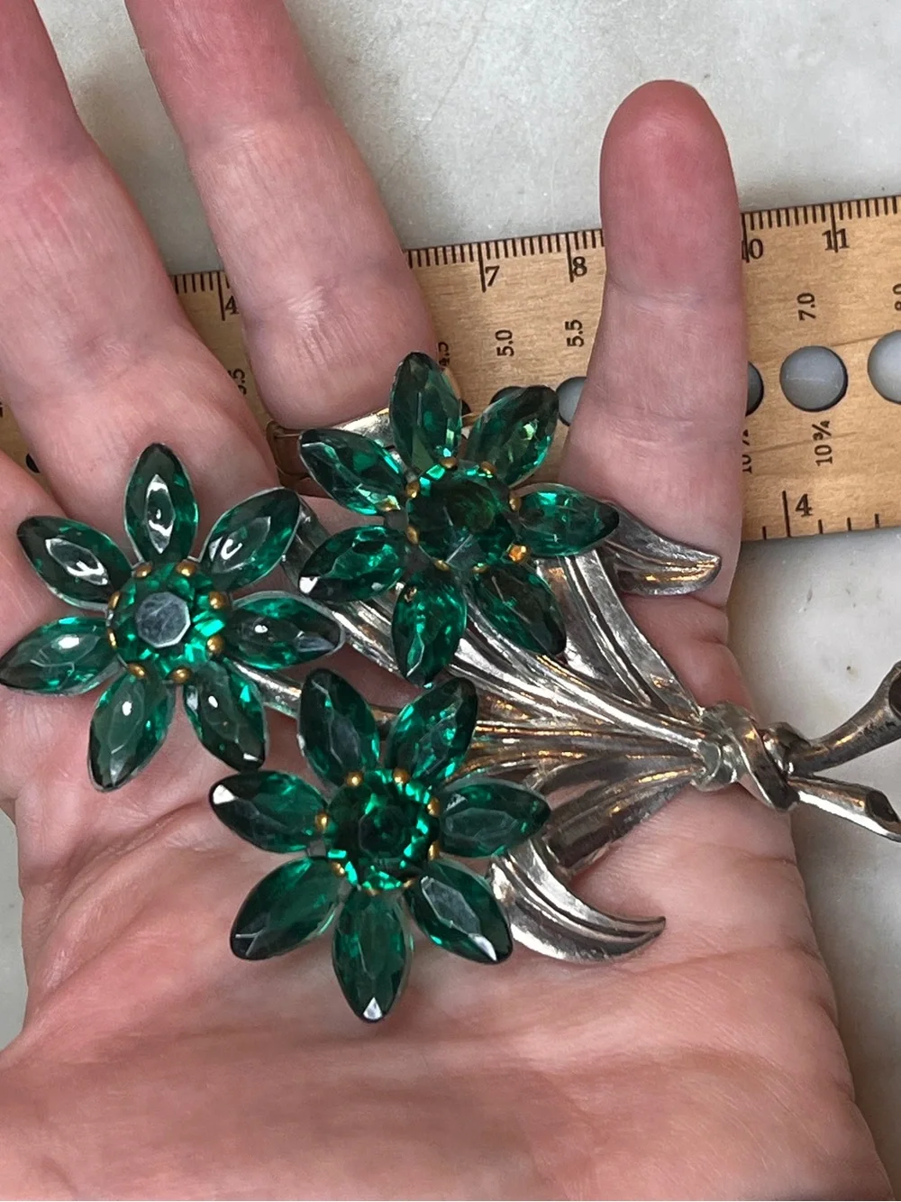 Vintage Green  Acrylic prong set stone floral spray brooch 3.5